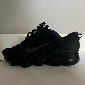 Vapomax Nike triple black